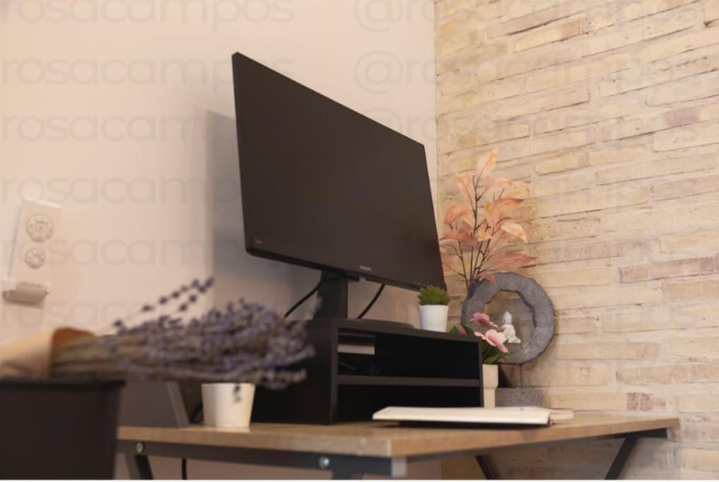 Rb - Urban Loft Retreat, Comfort & Good Location Valensiya Dış mekan fotoğraf